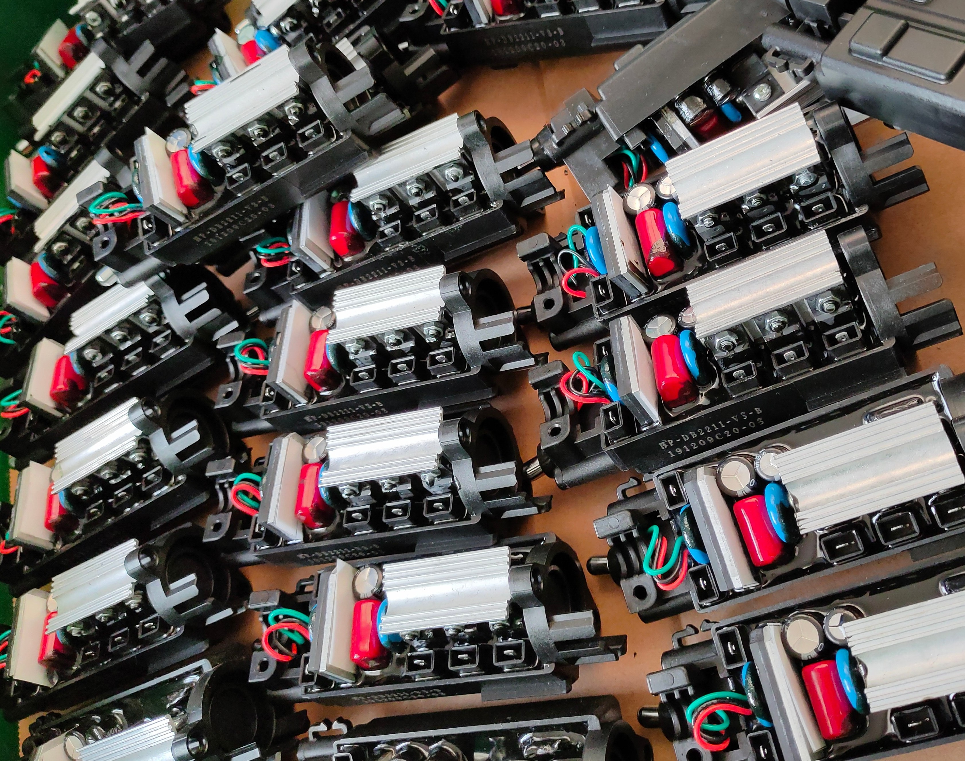 الشركة المصنعة لوحدة التحكم في المحرك الأكثر شهرة للبيع لمساحة العمل-1